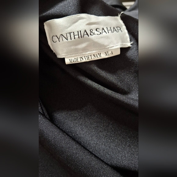 Cynthia Steffe Black Long Sleeve Gown - Picture 5 of 7